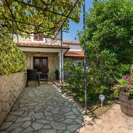 Two Stone Iva Holiday home