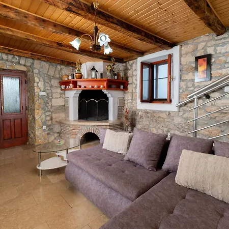 2 3 Bedrooms & Private Pool